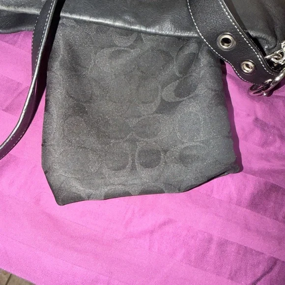 Vintage Coach Legacy 1415 Slim Duffle shoulder Bag in black with white stitching - Picture 9 of 16